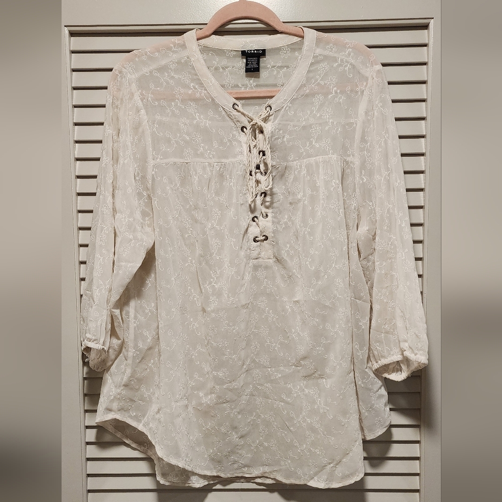 Torrid Cream Lace-Up Blouse TorridSize 1 1x